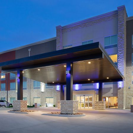 Holiday Inn Express & Suites Great Bend By Ihg Kültér fotó