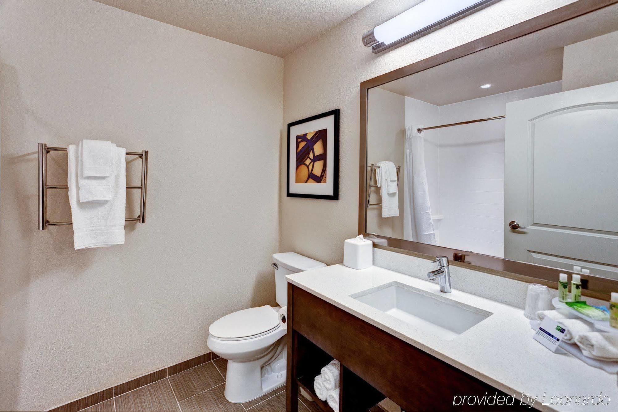 Holiday Inn Express & Suites Great Bend By Ihg Kültér fotó